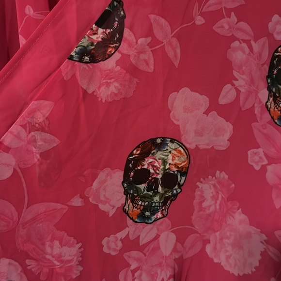 Torrid Size 2X Pink Floral Skull Head Coverup - Picture 4 of 6